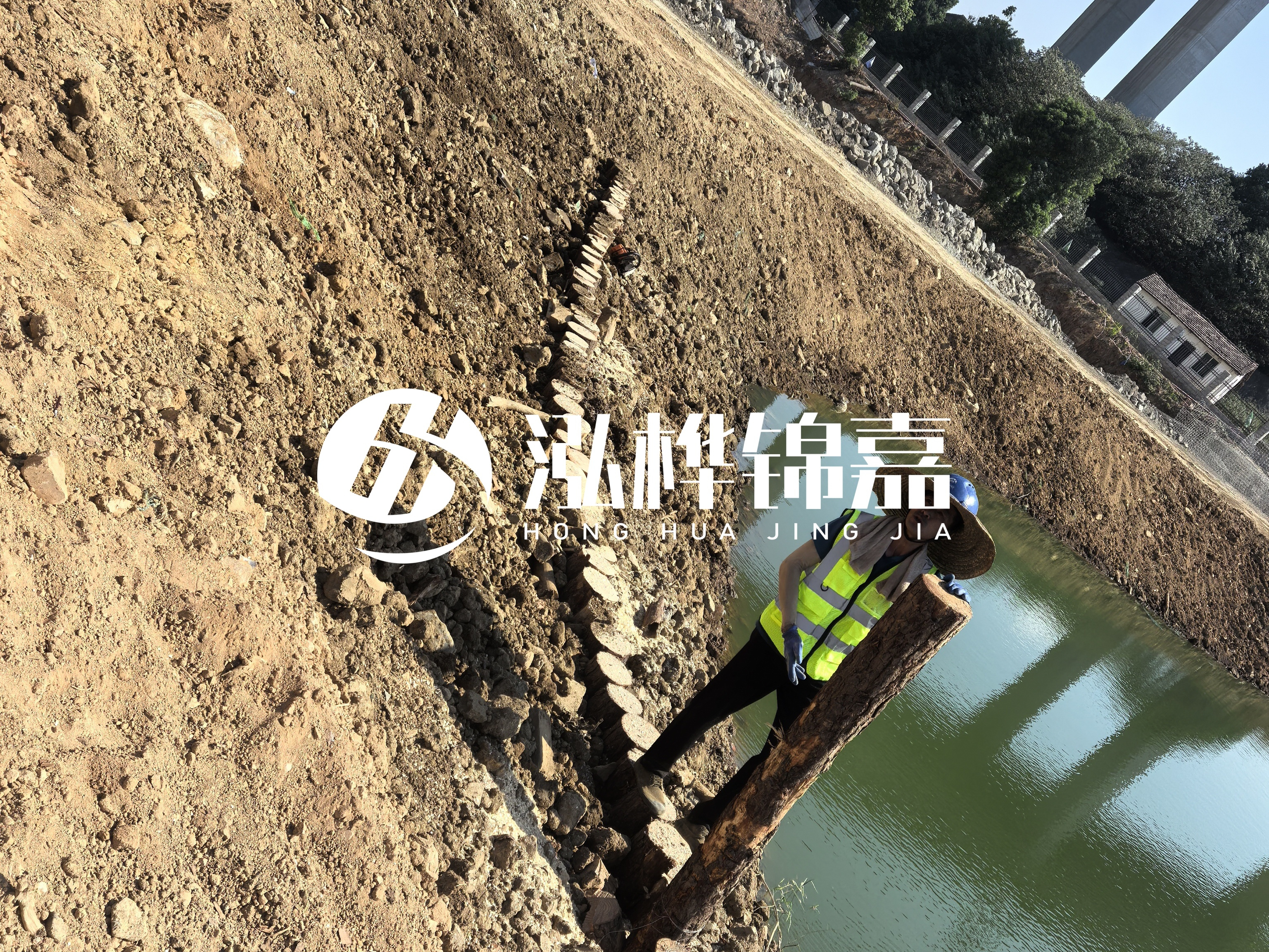 河邊打木樁有什么作用-河道打木樁可以保護(hù)河道周邊農(nóng)田？