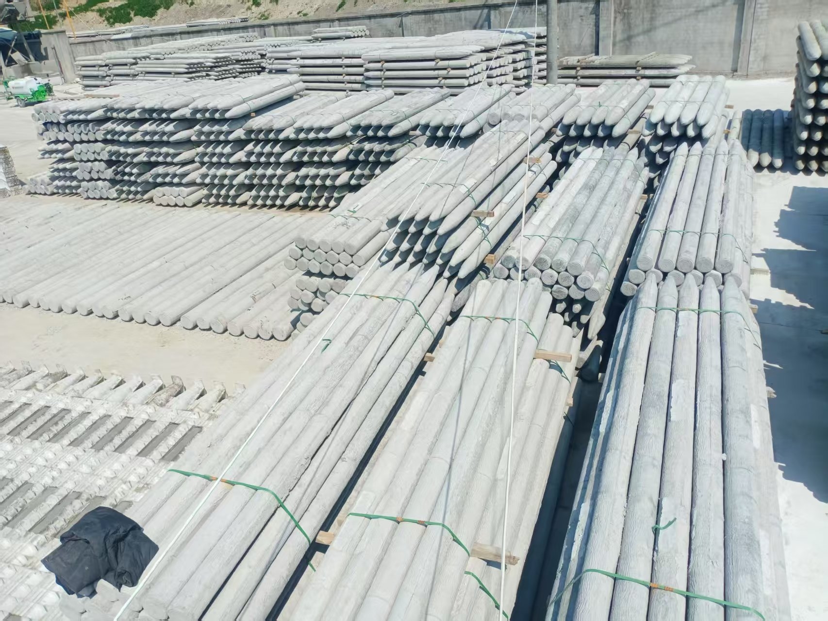 水泥樁廠家泓樺錦嘉 - 水泥樁和木樁哪個(gè)更經(jīng)濟(jì)？?